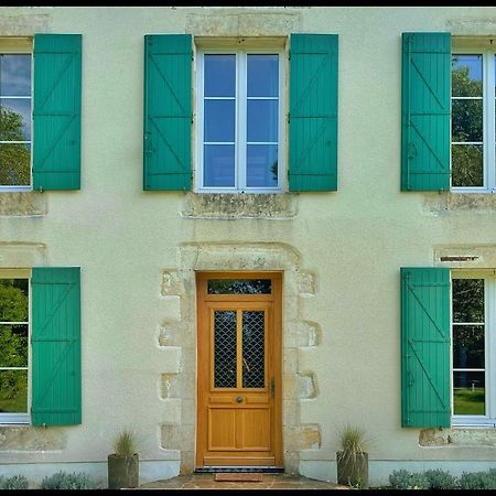 Les Maisons Du Bonheur Bed & Breakfast Château-Garnier Exterior photo