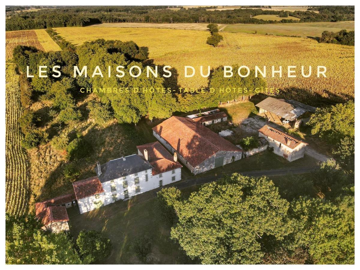 Les Maisons Du Bonheur Bed & Breakfast Château-Garnier Exterior photo