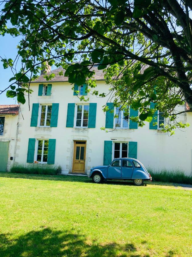 Les Maisons Du Bonheur Bed & Breakfast Château-Garnier Exterior photo